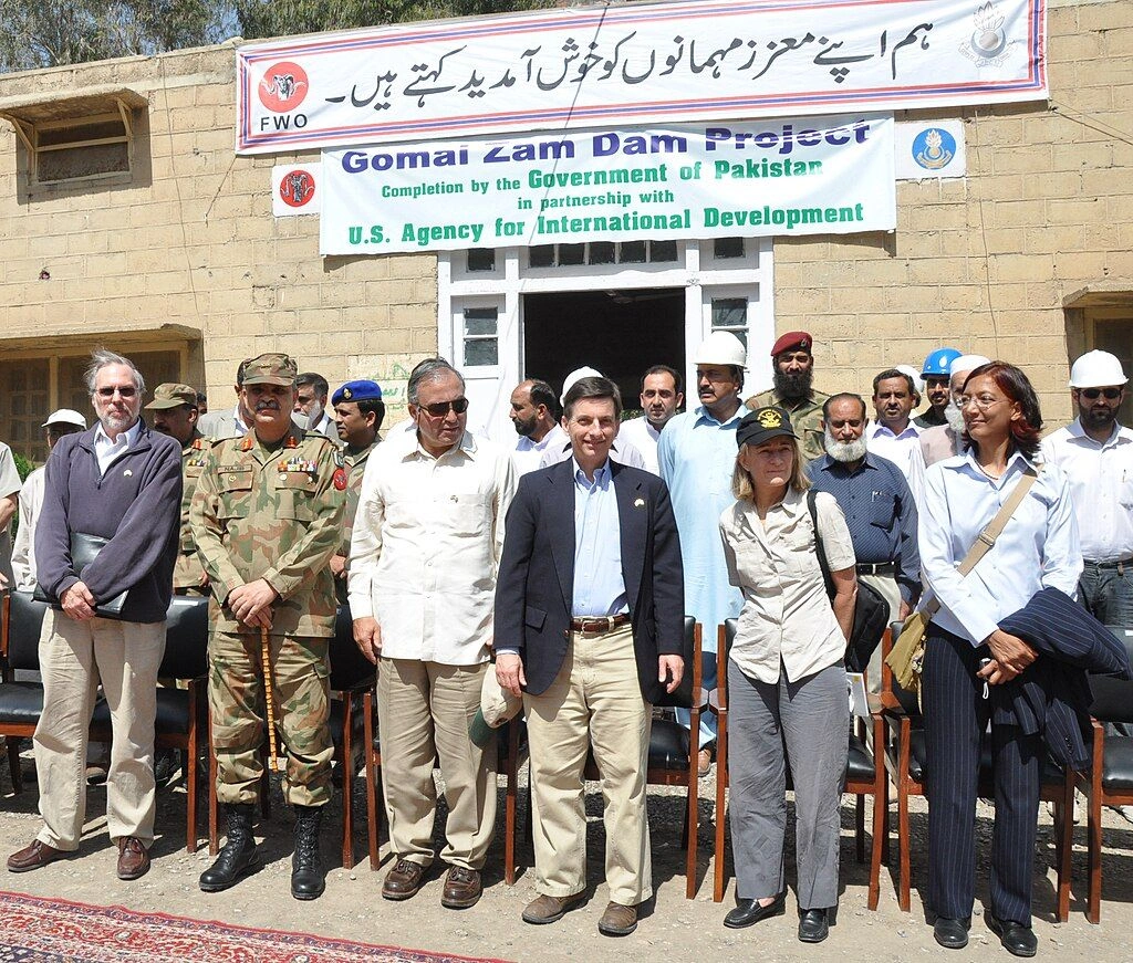 April 21, 2011 - Mr. David McCloud, Deputy Director, USAID’s Office of Afghanistan-Pakistan Affairs, Major General Najeeb Ullah Khan, Director General of the Frontier Works Organization, Shakil Durrani, WAPDA Chairman, and Andrew Sisson, USAID’s Pakistan Mission Director along with other distinguish guests at the Gomal Zam Dam offices. The United States Agency for International Development (USAID) is providing $40 million to finance the completion of the dam, transmission line, and hydropower components of the project.