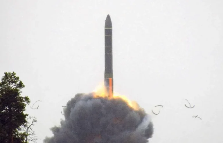 An image of a Russian ballistic missile being launched
