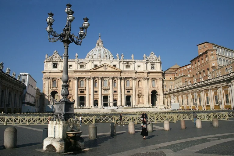 a photo of Saint Peter's basilica