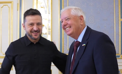A photo of the late US Senator Lindsdey Graham looking puffy while meeting with Ukrainian President Volodymyr Zelenskyy on July 10, 2026. Courtesy: Office of the President of Ukraine. 